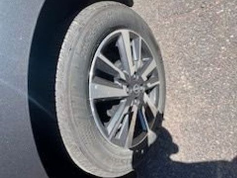 Used 2025 Nissan Versa SV image 20