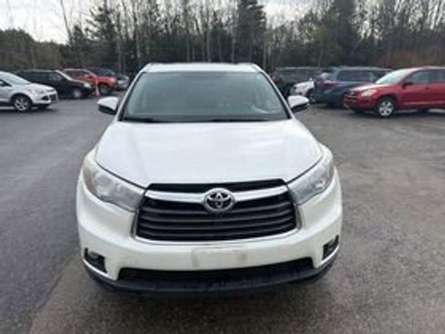 Used 2016 Toyota Highlander XLE AWD/4WD image 2