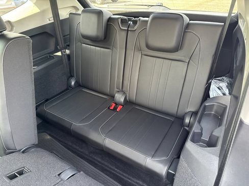 Used 2023 Volkswagen Tiguan SE FWD image 26