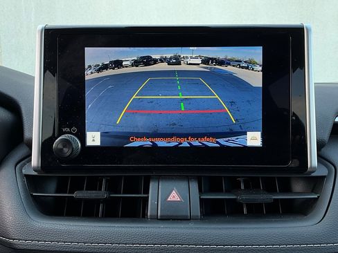 Used 2025 Toyota RAV4 XLE image 31