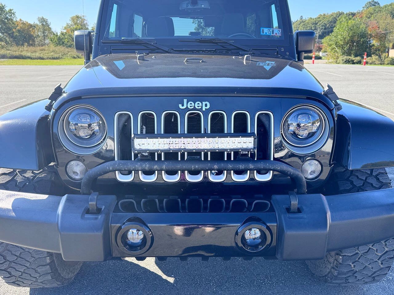 Used 2016 Jeep Wrangler Unlimited Sahara w/ Dual Top Group AWD/4WD image 2