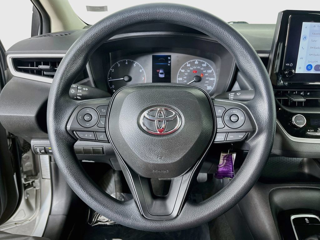 Used 2025 Toyota Corolla LE FWD image 13