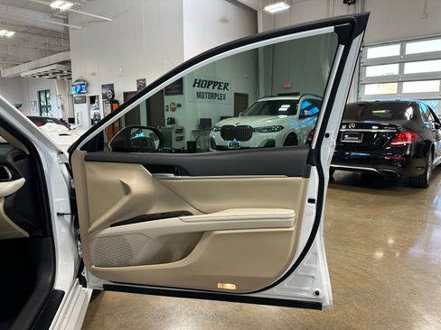 Used 2024 Toyota Camry XLE image 40