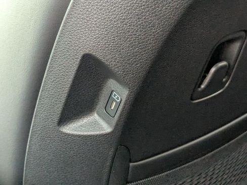 New 2026 Kia Carnival FWD image 13