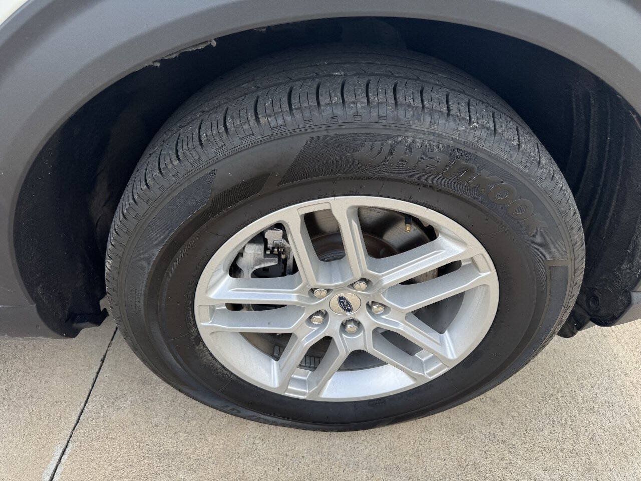 Used 2025 Ford Explorer Active RWD image 17
