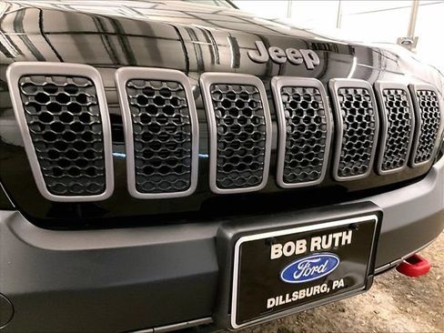 Used 2020 Jeep Cherokee Trailhawk AWD/4WD image 29