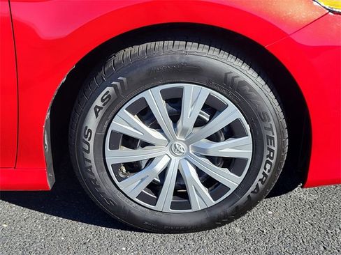 Used 2024 Toyota Camry LE image 6