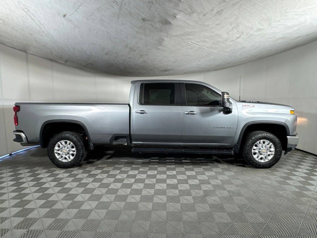 Certified 2024 Chevrolet Silverado 2500 LT AWD/4WD image 8