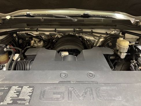 Used 2015 GMC Sierra 1500 SLT w/ SLT Crew Cab Value Package AWD/4WD image 23