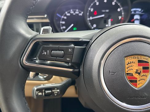 Certified 2026 Porsche Macan AWD/4WD image 37