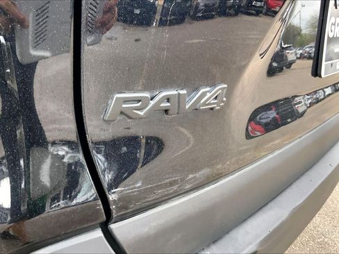 Used 2023 Toyota RAV4 LE image 27