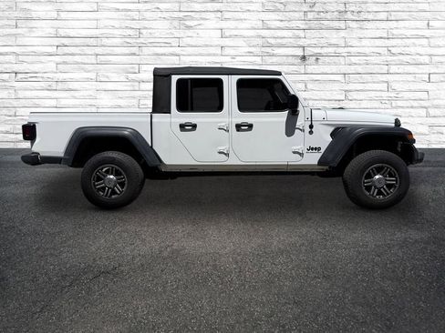 Used 2020 Jeep Gladiator Sport w/ Quick Order Package 24S image 2