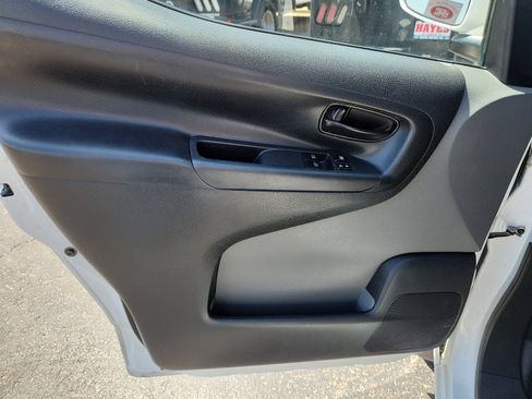 Used 2020 Nissan NV200 SV w/ Sliding Glass Door Package image 10