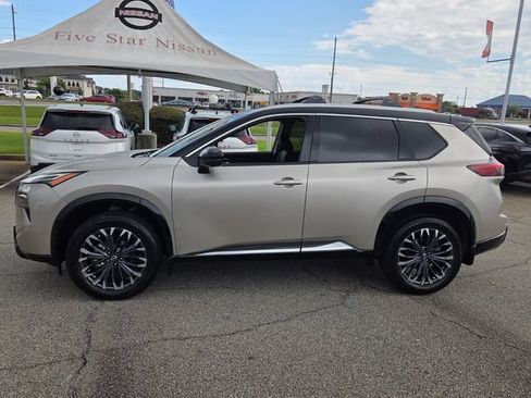 New 2026 Nissan Rogue Platinum w/ Platinum Premium Package AWD/4WD image 3