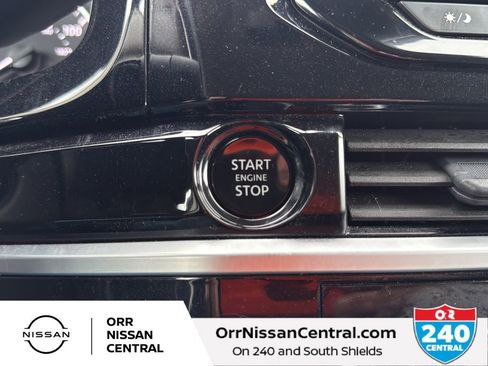 Used 2025 Nissan Pathfinder SV image 27