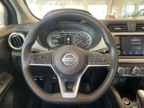 Certified 2021 Nissan Versa SV image 11