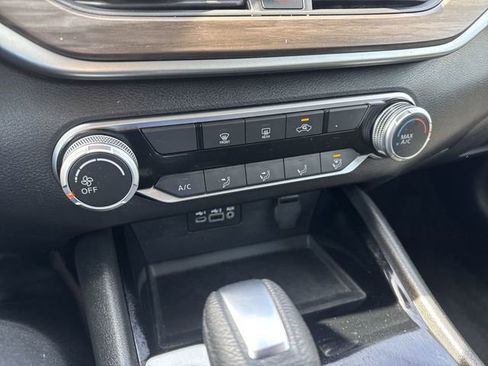 Used 2024 Nissan Altima 2.5 SV FWD image 28