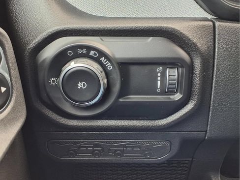 Used 2025 Jeep Wrangler Sport AWD/4WD image 15