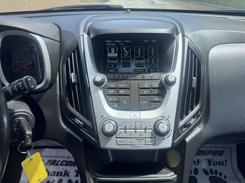 Used 2017 Chevrolet Equinox LT w/ Convenience Package image 9