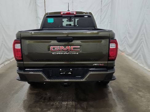 Used 2024 GMC Canyon AT4 w/ AT4 Premium Package AWD/4WD image 8