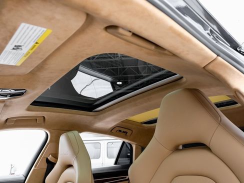 Used 2022 Porsche Panamera Turbo S image 7