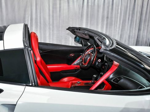 Used 2015 Chevrolet Corvette Z06 w/ 3LZ Preferred Equipment Group image 81