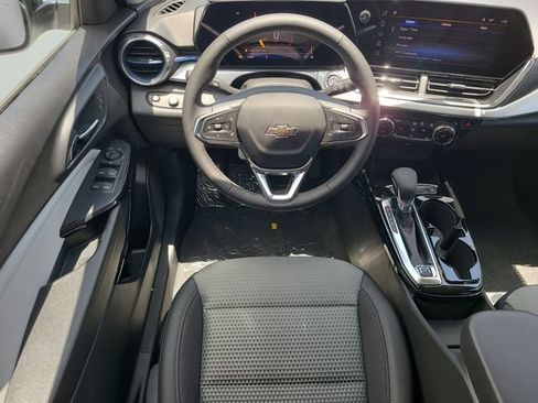 New 2026 Chevrolet Trax LT w/ Midnight Edition FWD image 14