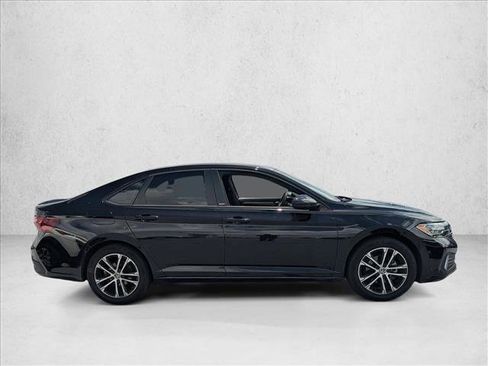 Used 2024 Volkswagen Jetta Sport FWD image 4