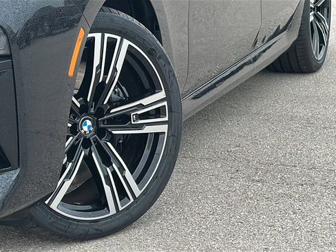 New 2026 BMW 740i RWD image 3