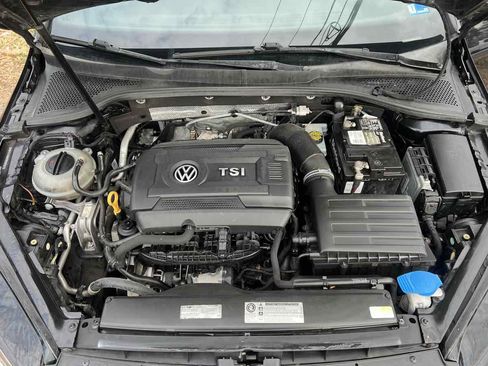 Used 2016 Volkswagen GTI SE image 18