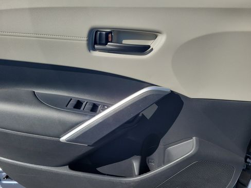 Used 2023 Toyota Corolla Cross L FWD image 21