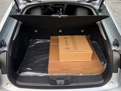 New 2026 Toyota Prius Plug-In Hybrid FWD image 5