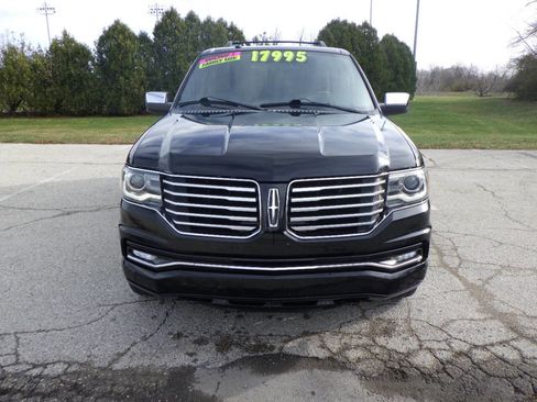 Used 2017 Lincoln Navigator L Select image 4