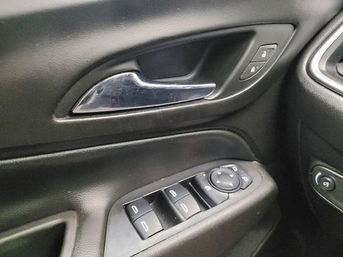 Used 2018 Chevrolet Equinox LT FWD image 27