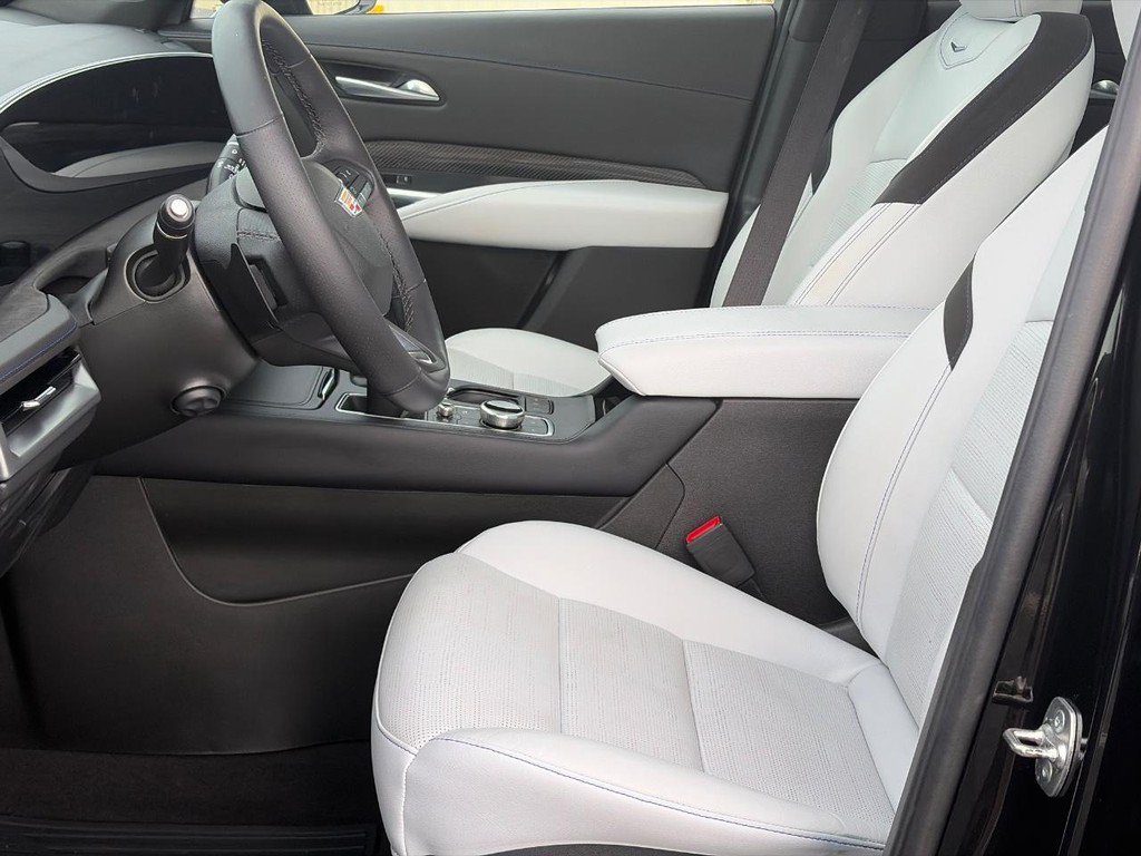 Used 2024 Cadillac XT4 Sport AWD/4WD image 19