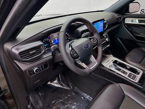 Used 2023 Ford Explorer ST-Line w/ Class IV Trailer Tow Package image 9