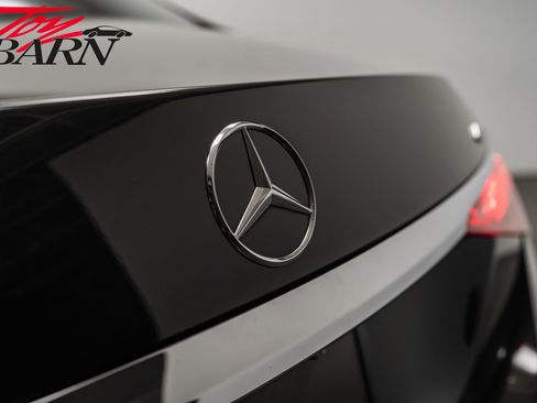 Used 2022 Mercedes-Benz S 500 4MATIC w/ 3D Technology Package image 12