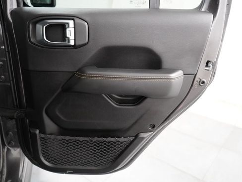 Used 2025 Jeep Wrangler Unlimited Sahara AWD/4WD image 25