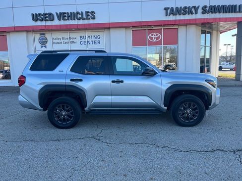 Used 2025 Toyota 4Runner SR5 image 36