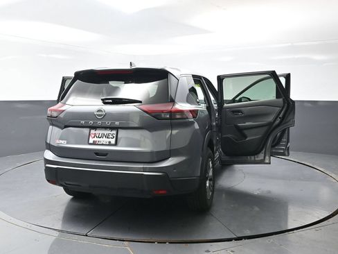Used 2024 Nissan Rogue S FWD image 55