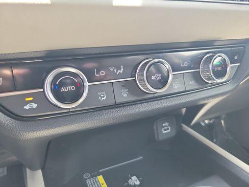 Certified 2024 Honda HR-V EX-L image 28