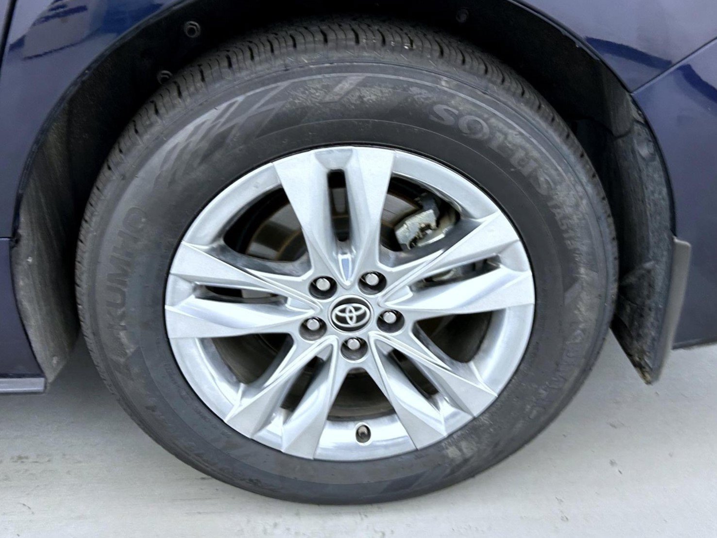 Used 2025 Toyota Sienna Limited AWD/4WD image 26
