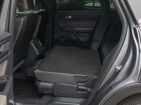 Used 2022 Volkswagen Atlas Cross Sport SE AWD/4WD image 41