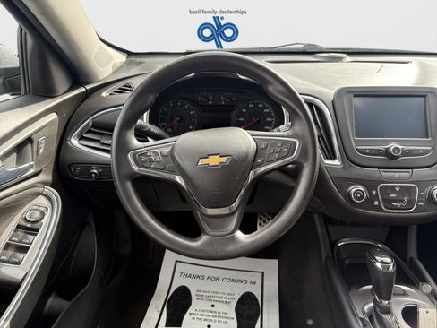 Used 2017 Chevrolet Malibu LT image 12