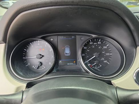 Used 2022 Nissan Rogue Sport SV AWD/4WD image 19