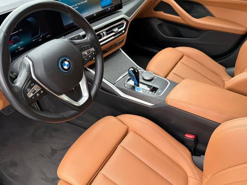 Used 2023 BMW i4 eDrive35 image 11