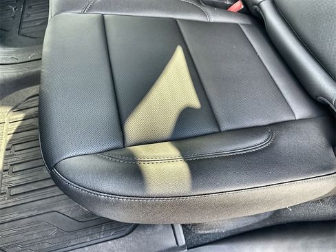 New 2026 GMC Sierra 1500 SLT image 17