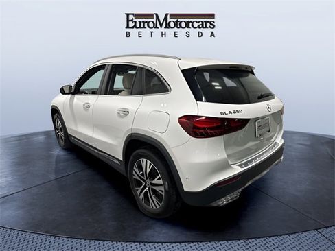 Used 2025 Mercedes-Benz GLA 250 4MATIC image 3