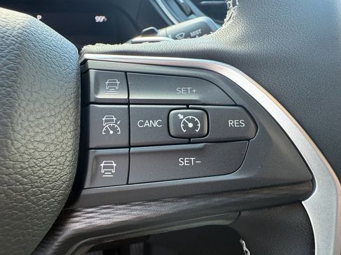 New 2025 Jeep Grand Cherokee L Altitude image 16