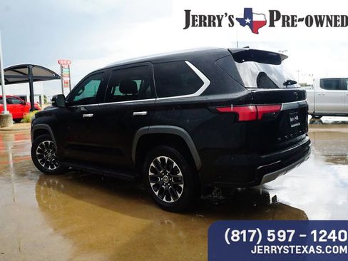Used 2024 Toyota Sequoia Limited w/ Tow Technology Package RWD image 2